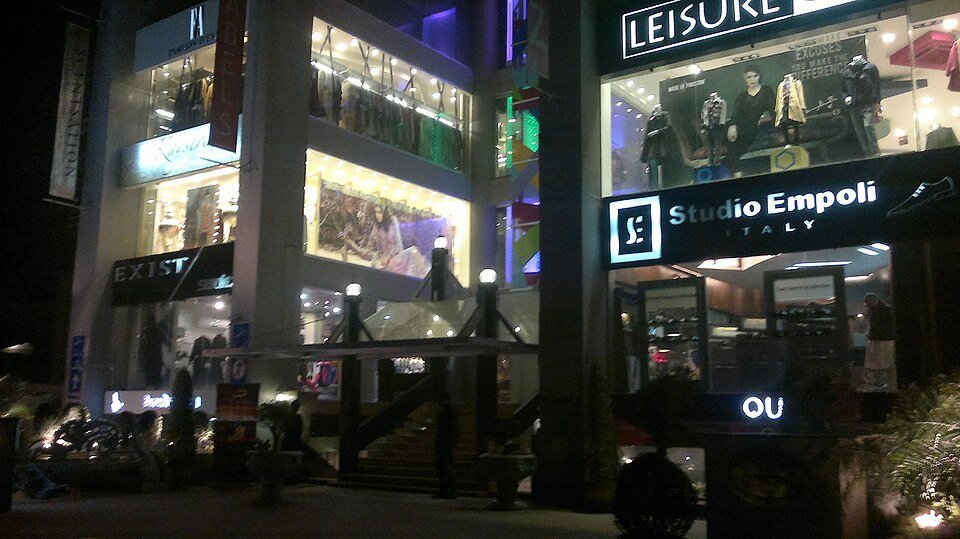 MM Alam Road Shopping